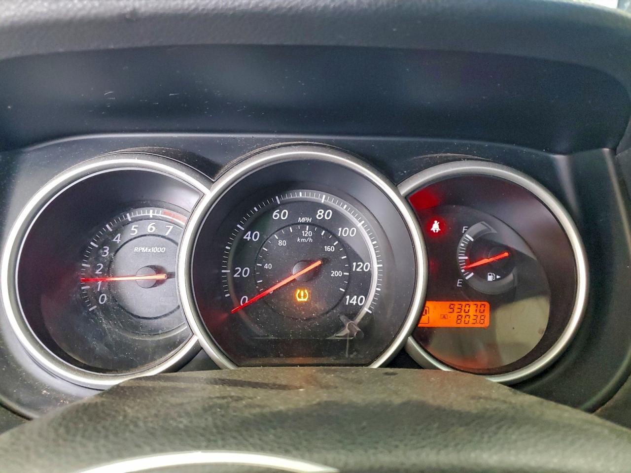 2012 NISSAN VERSA S photo 9