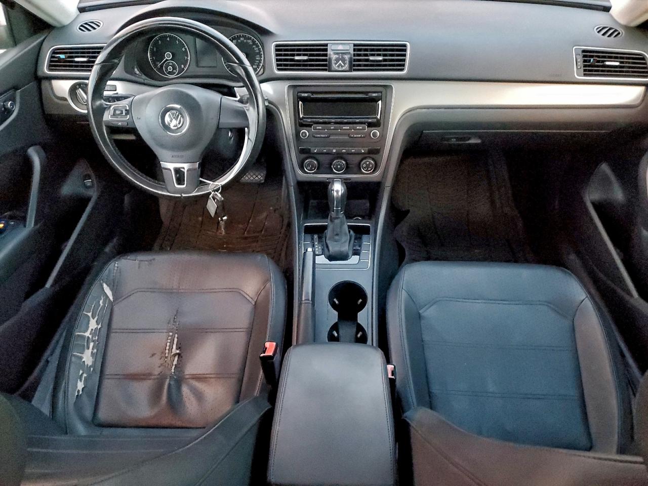 2014 VOLKSWAGEN PASSAT S photo 22