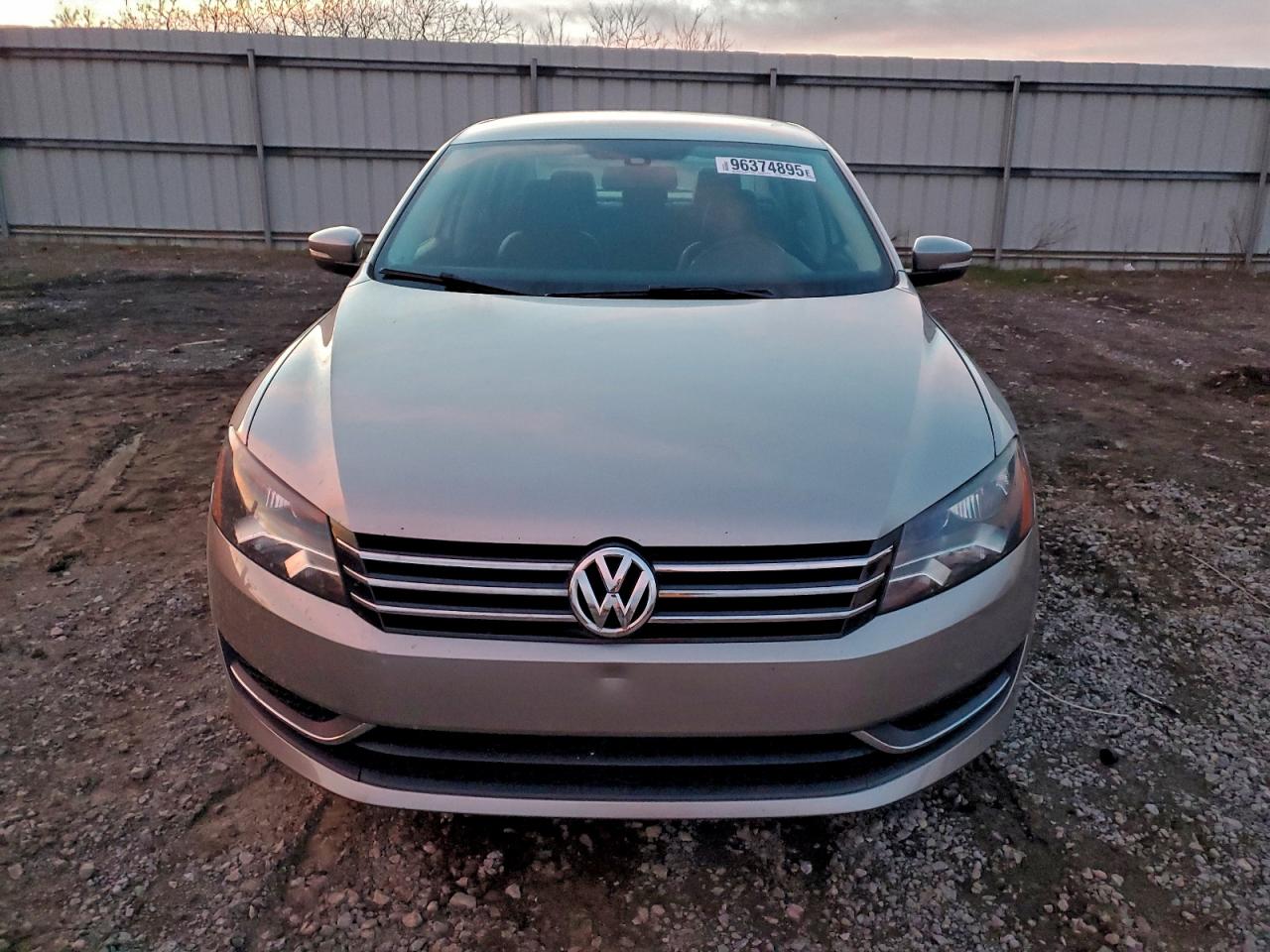2014 VOLKSWAGEN PASSAT S photo 13