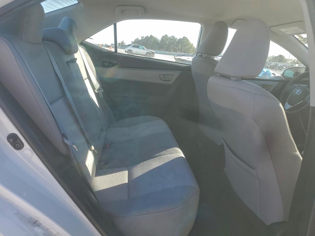 2015 TOYOTA COROLLA L photo 19