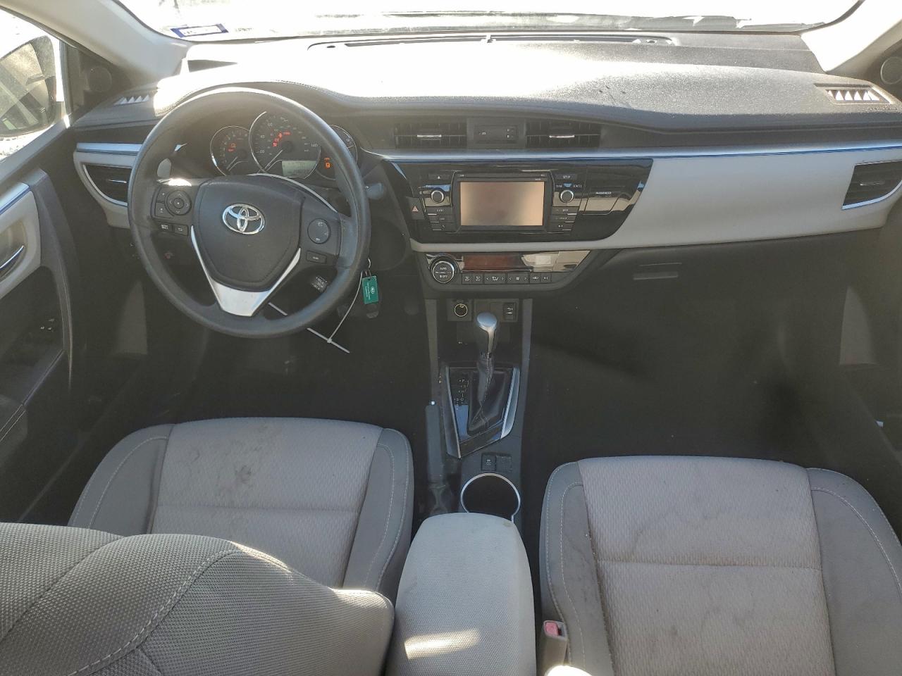 2015 TOYOTA COROLLA L photo 15
