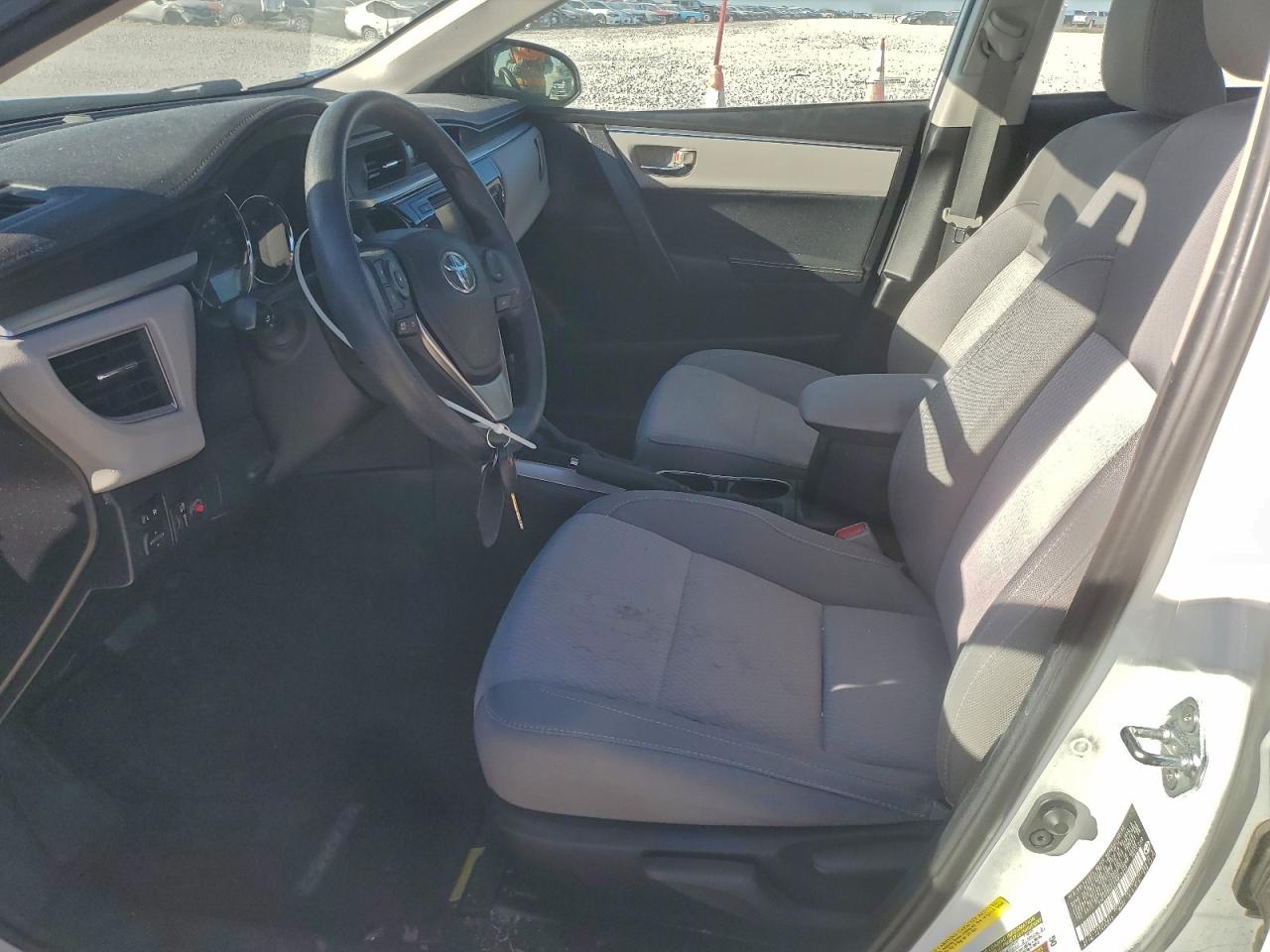 2015 TOYOTA COROLLA L photo 13