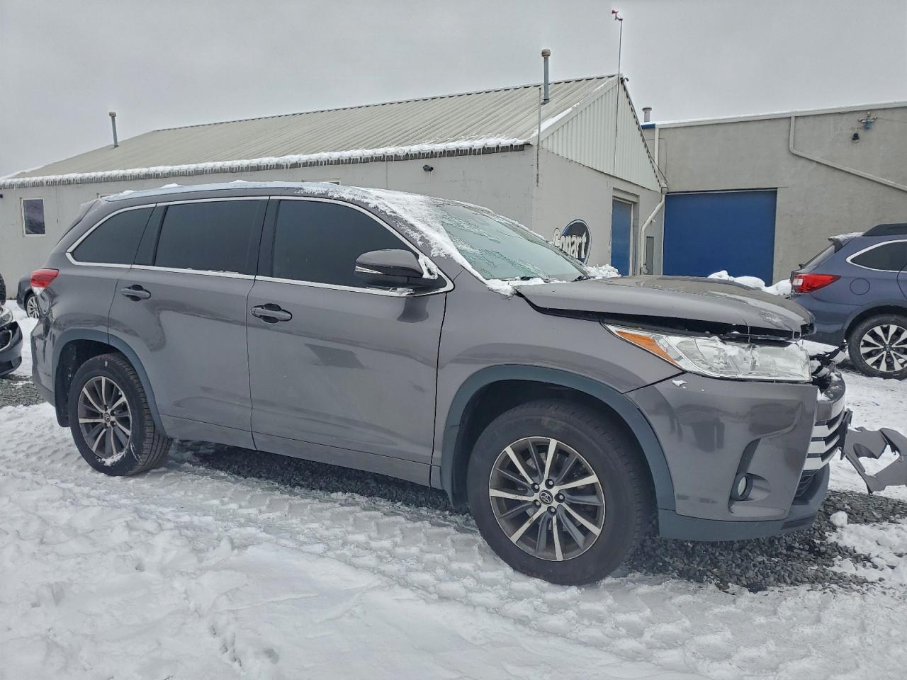 2018 TOYOTA HIGHLANDER SE photo 4