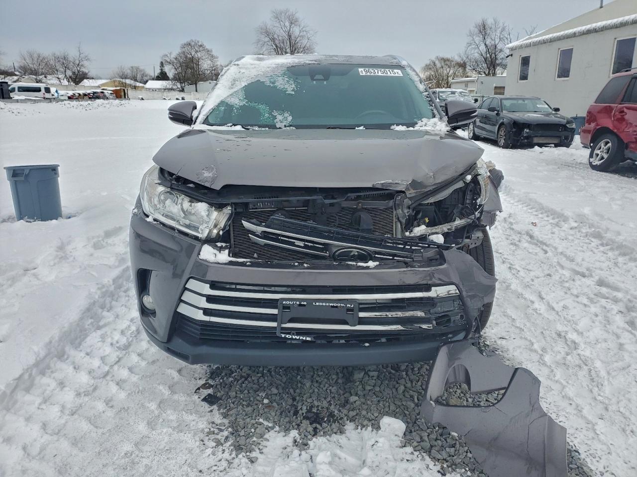 2018 TOYOTA HIGHLANDER SE photo 5