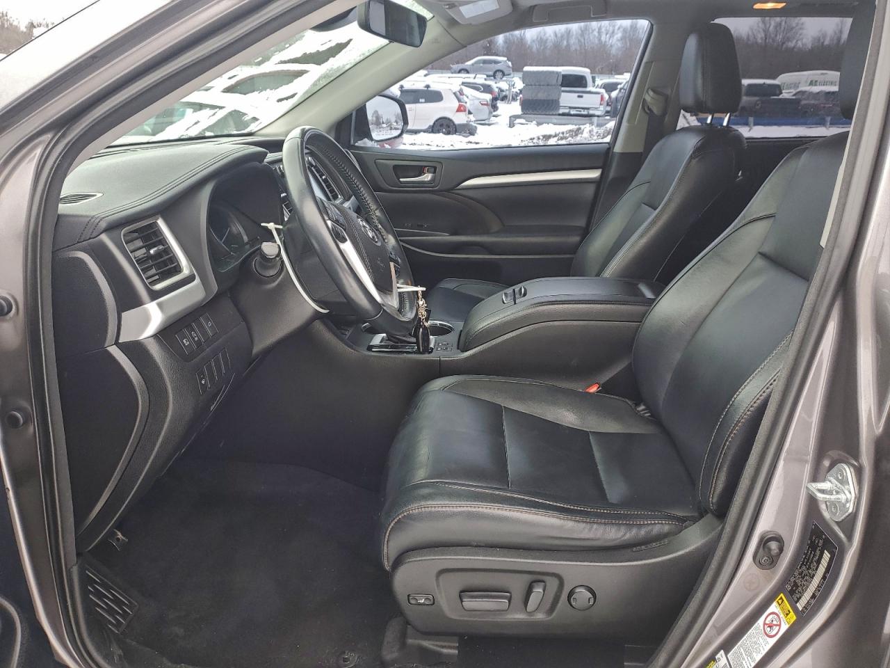 2018 TOYOTA HIGHLANDER SE photo 7