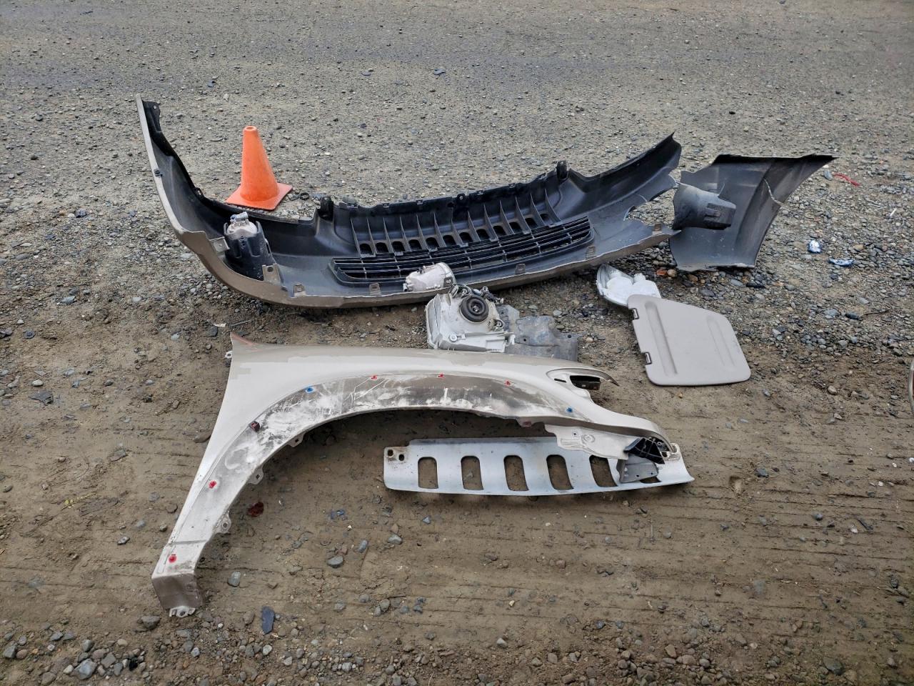 2006 TOYOTA SEQUOIA SR5 photo 13