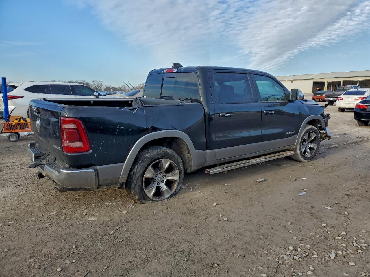 2019 RAM 1500 LARAMIE photo 3