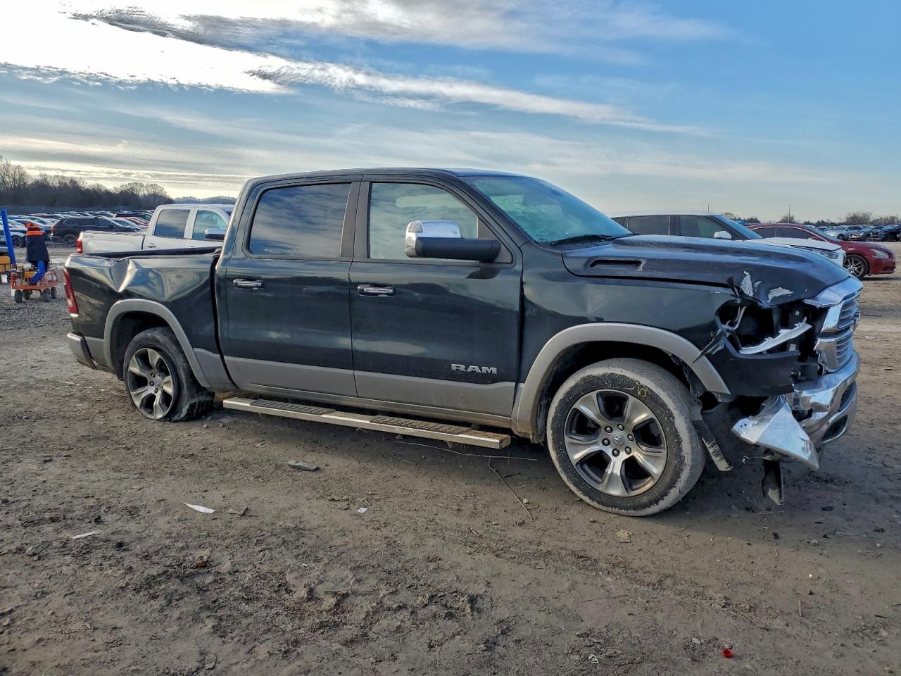 2019 RAM 1500 LARAMIE photo 4