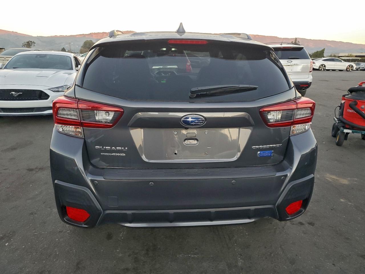2020 SUBARU CROSSTREK LIMITED photo 6