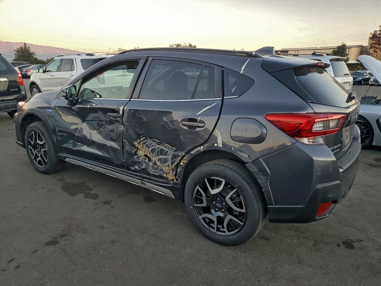 2020 SUBARU CROSSTREK LIMITED photo 2