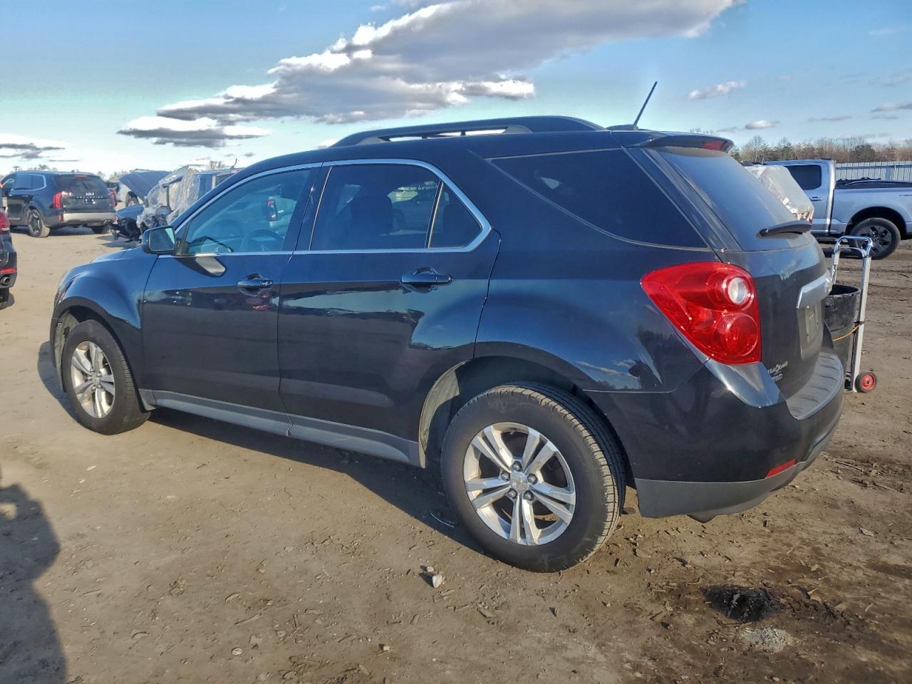 2015 CHEVROLET EQUINOX LT photo 2