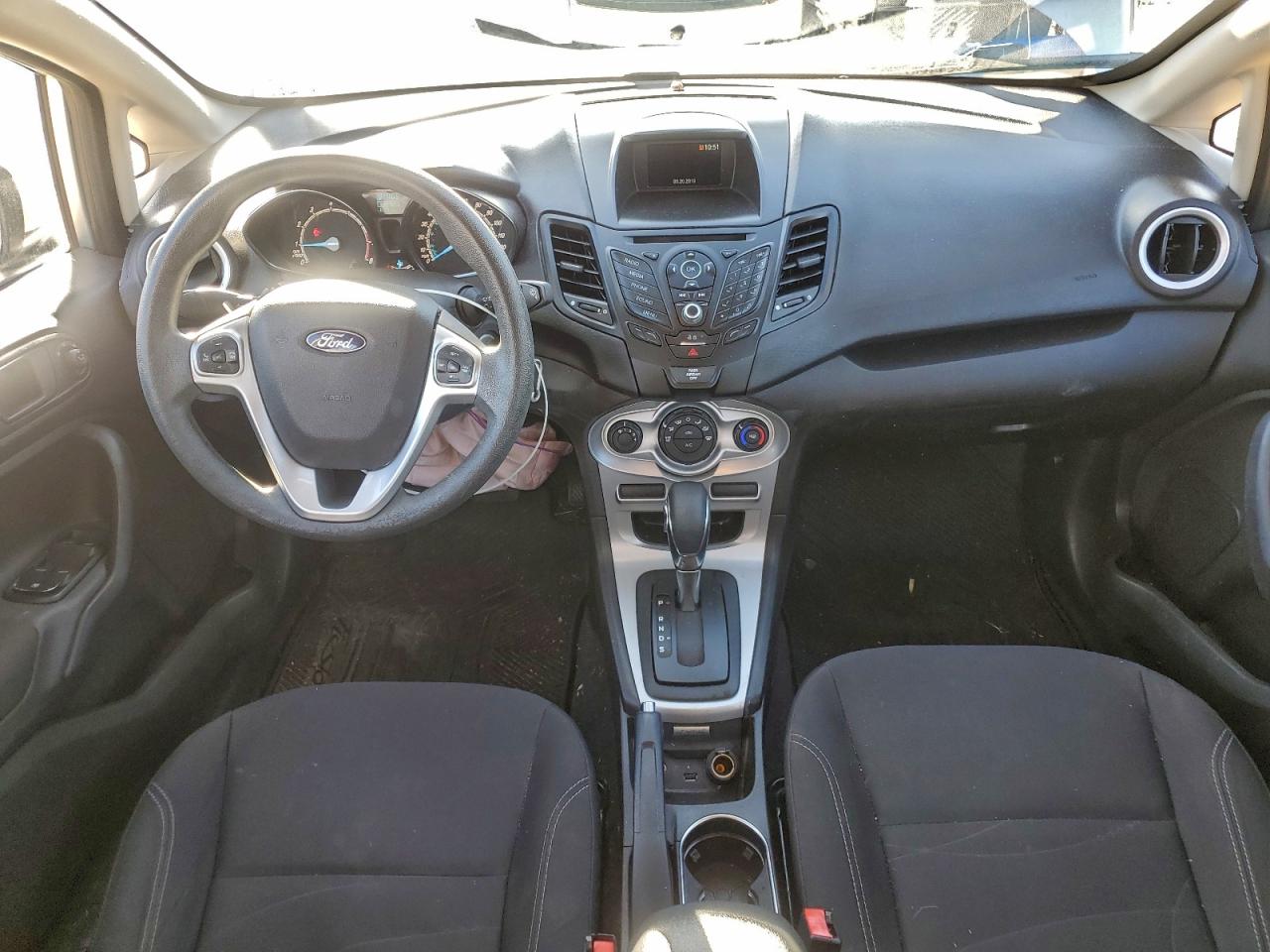 2019 FORD FIESTA SE photo 8