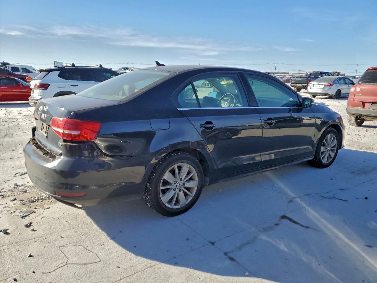 2015 VOLKSWAGEN JETTA SE photo 3