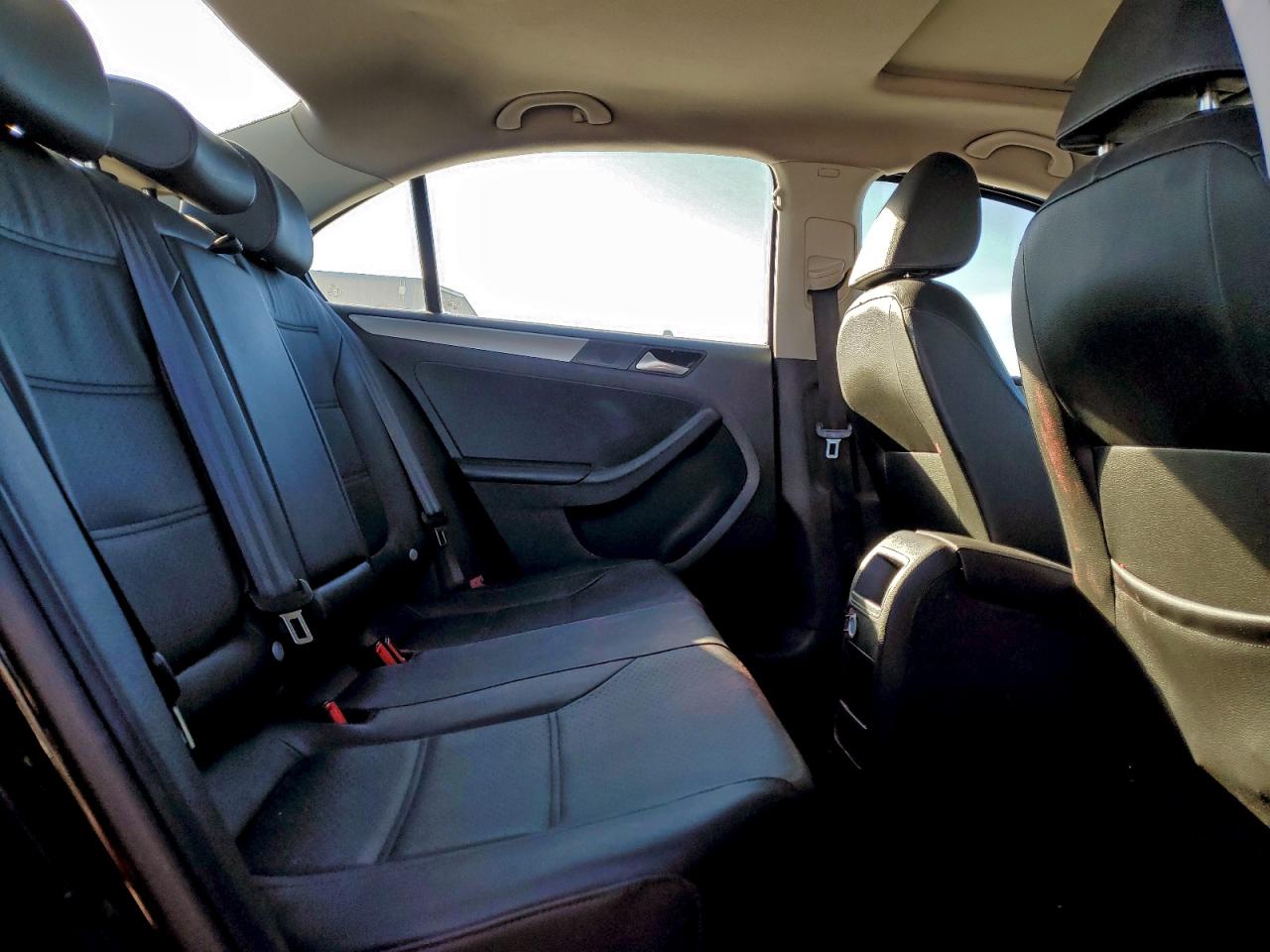 2015 VOLKSWAGEN JETTA SE photo 10