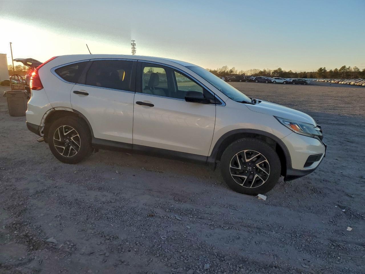 2016 HONDA CR-V SE photo 4