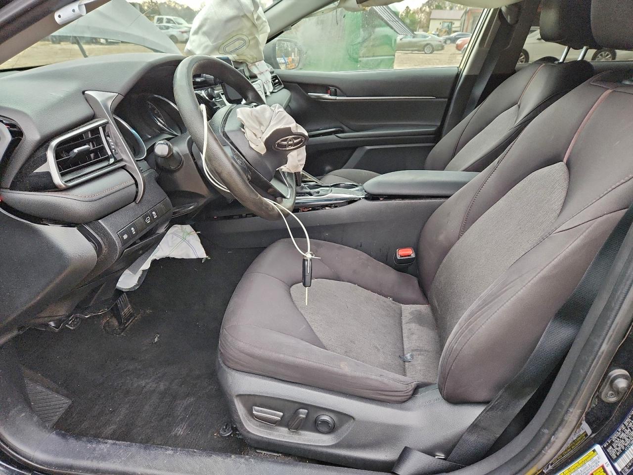 2020 TOYOTA CAMRY LE photo 7