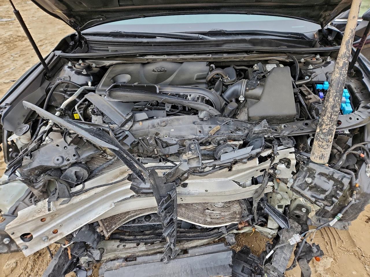 2020 TOYOTA CAMRY LE photo 11