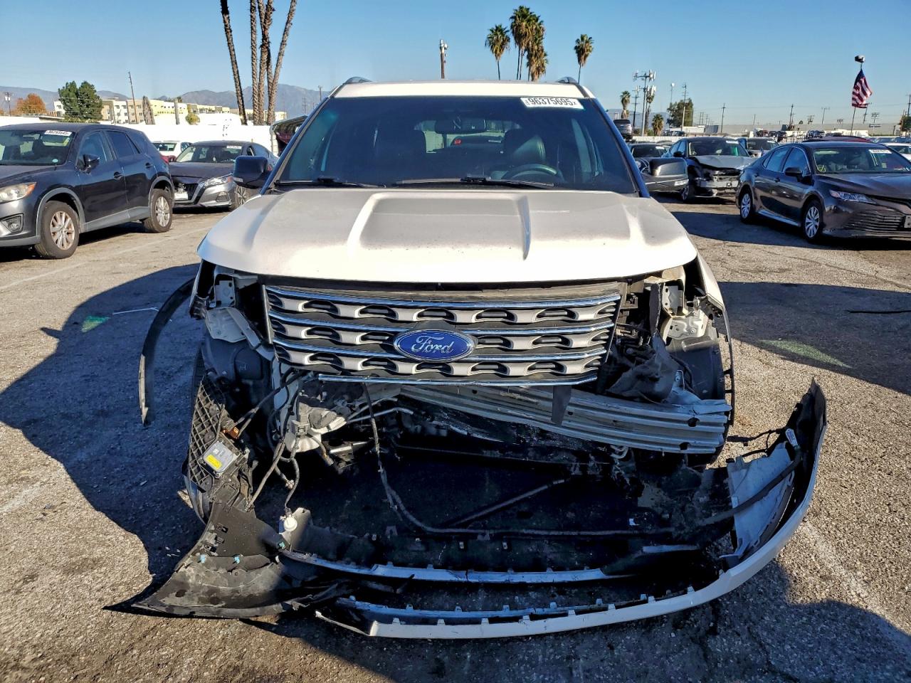 2016 FORD EXPLORER XLT photo 5