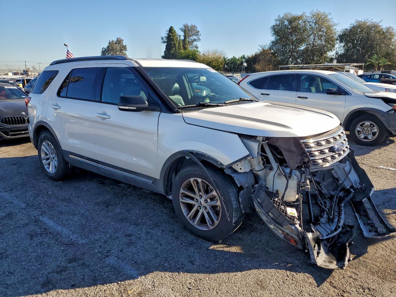 2016 FORD EXPLORER XLT photo 4