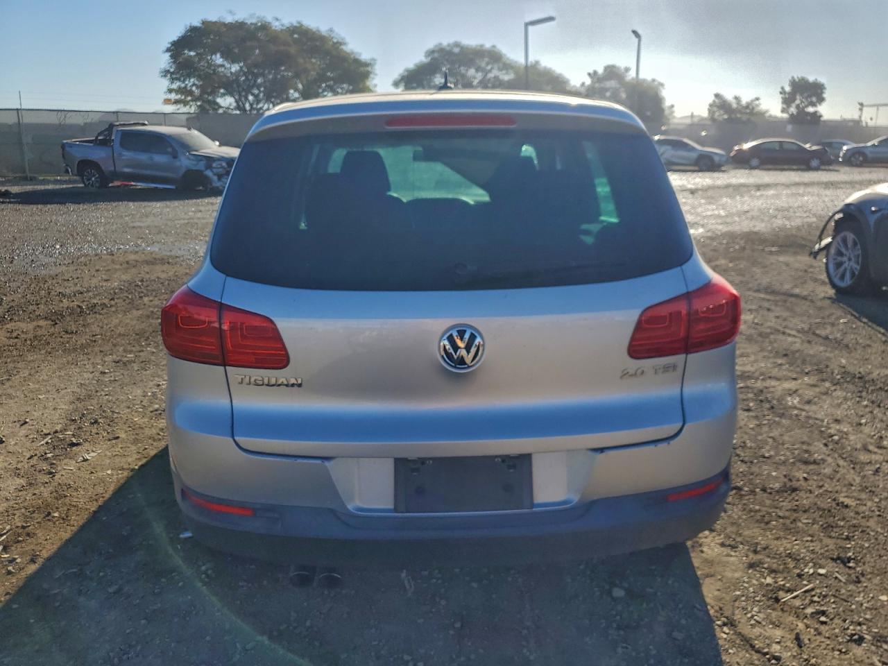 2013 VOLKSWAGEN TIGUAN S photo 11