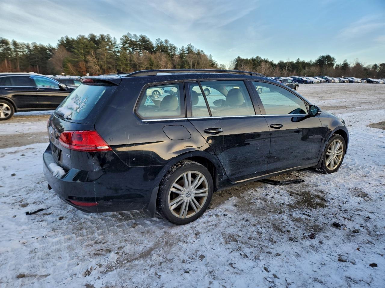 2015 VOLKSWAGEN GOLF SPORTWAGEN TDI S photo 3