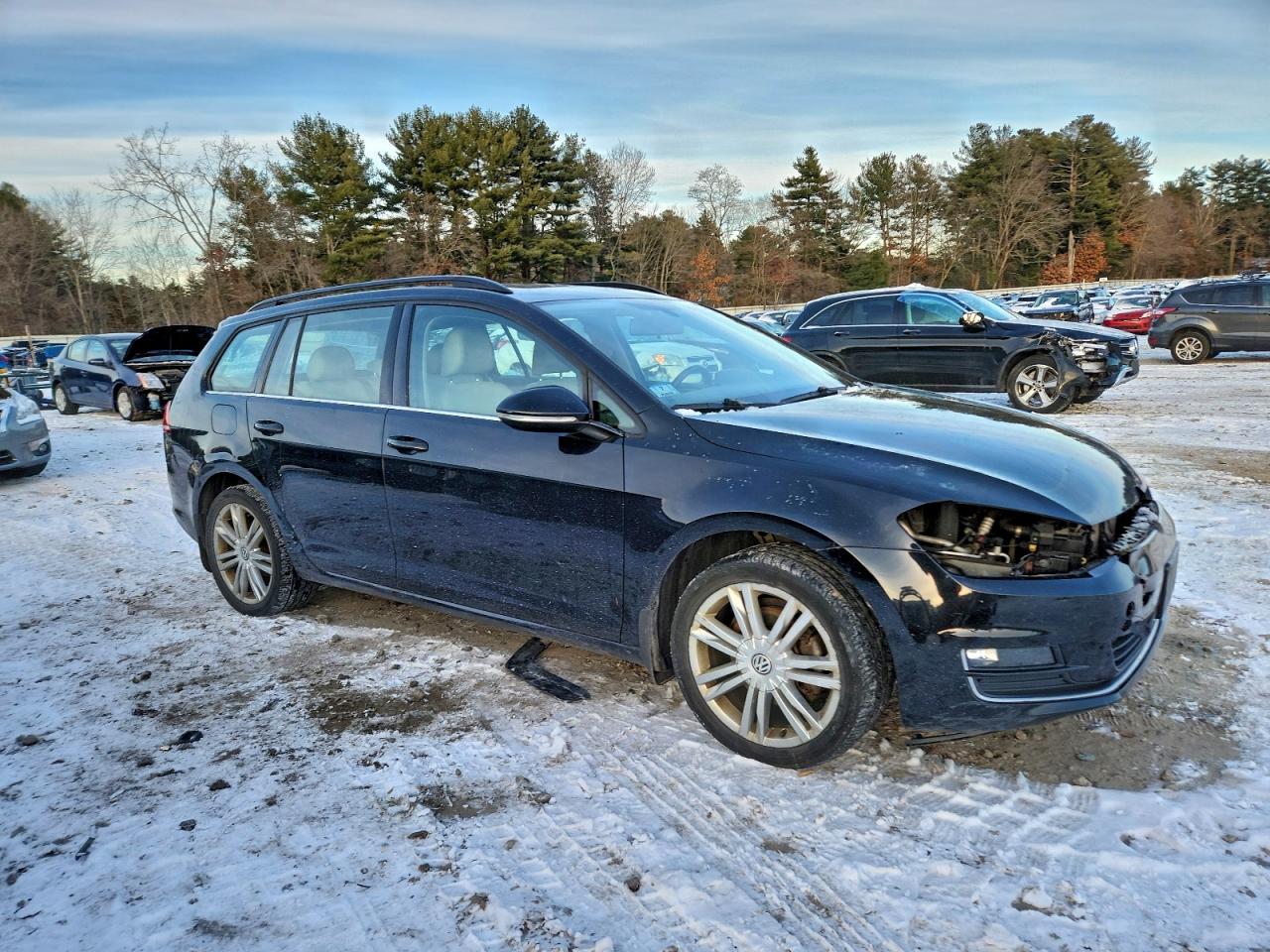 2015 VOLKSWAGEN GOLF SPORTWAGEN TDI S photo 4