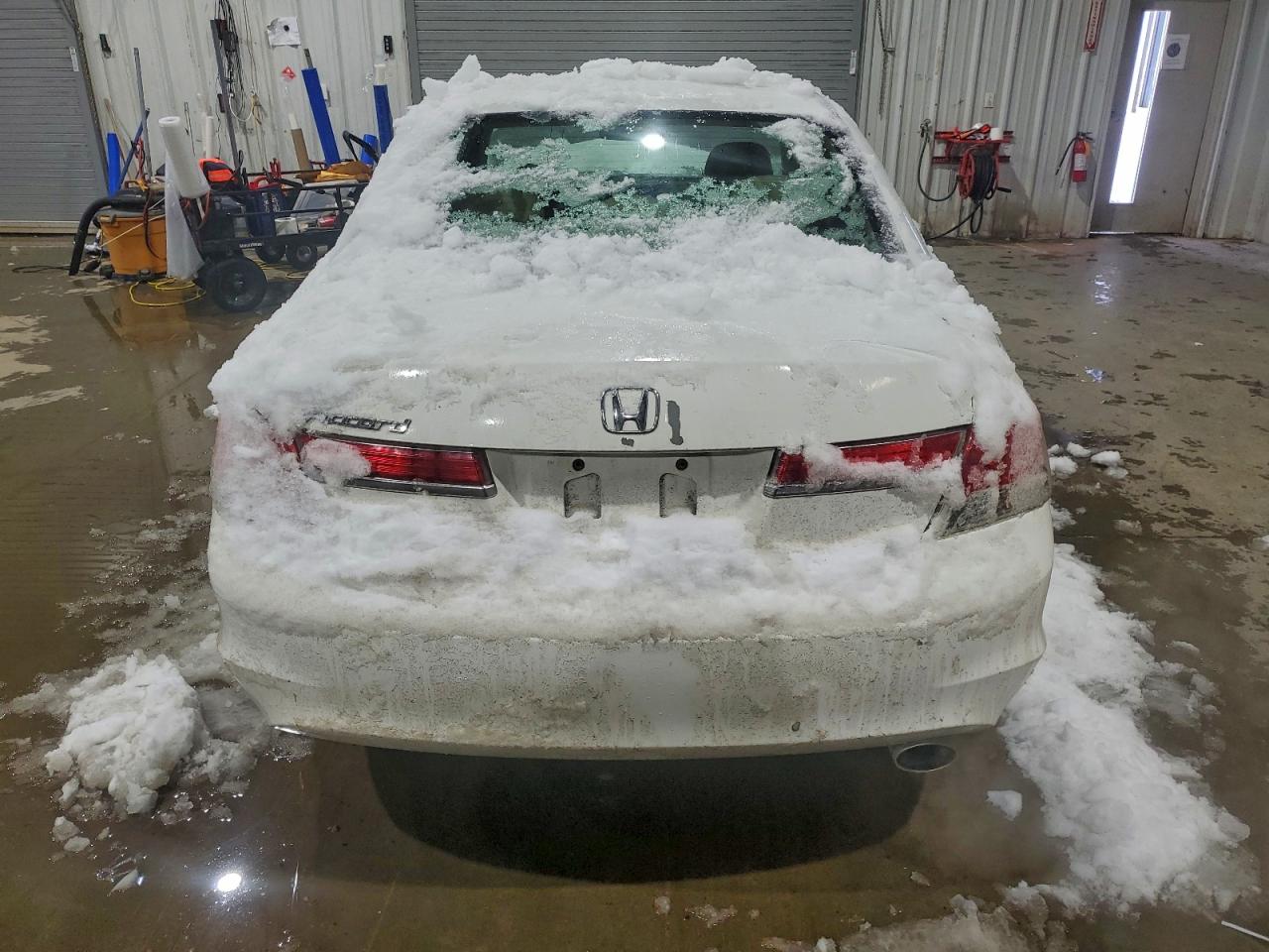 2011 HONDA ACCORD LX photo 6