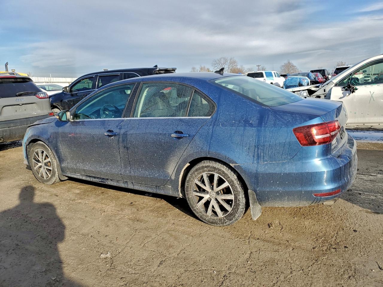 2017 VOLKSWAGEN JETTA SE photo 2