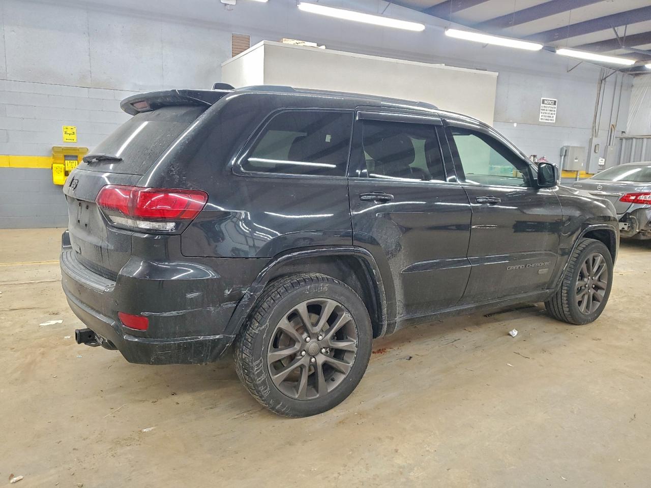 2016 JEEP GRAND CHEROKEE LIMITED photo 3