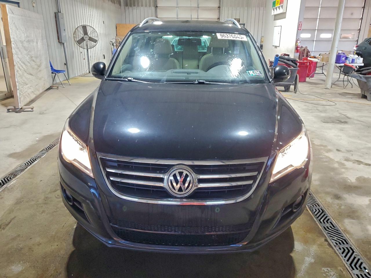 2011 VOLKSWAGEN TIGUAN S photo 5