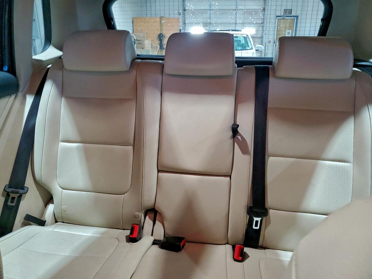 2011 VOLKSWAGEN TIGUAN S photo 10