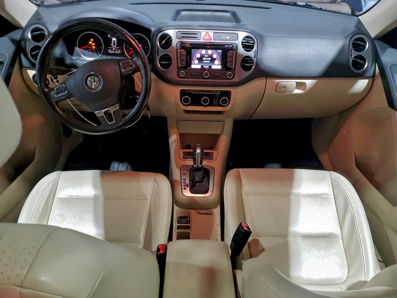 2011 VOLKSWAGEN TIGUAN S photo 8