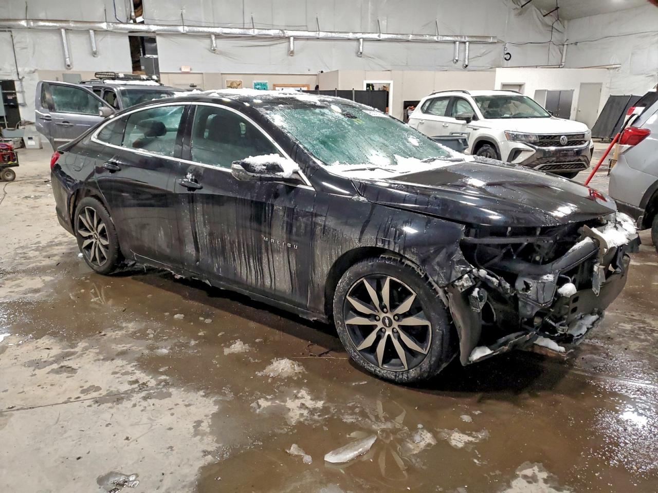 2017 CHEVROLET MALIBU LT photo 4