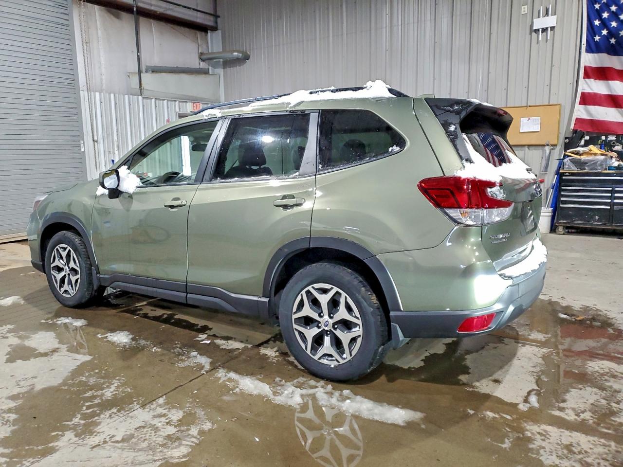 2019 SUBARU FORESTER PREMIUM photo 2