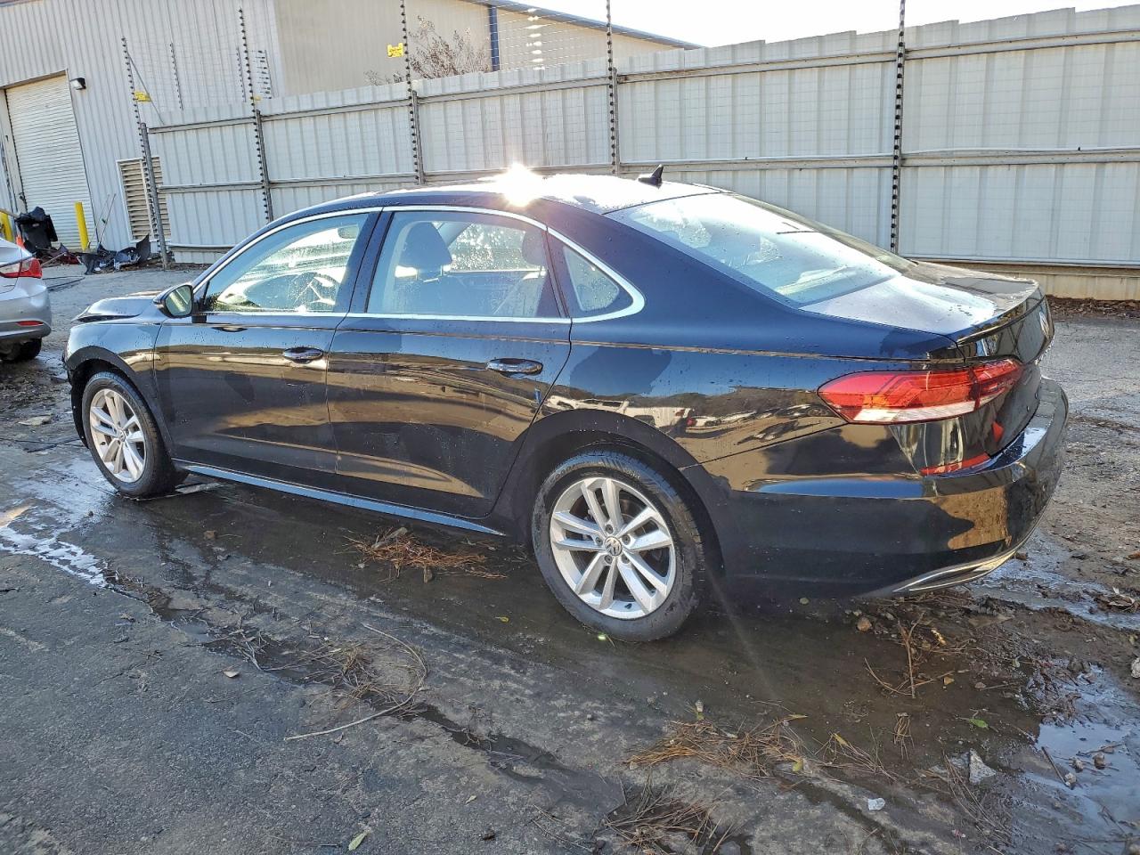 2020 VOLKSWAGEN PASSAT SE photo 2