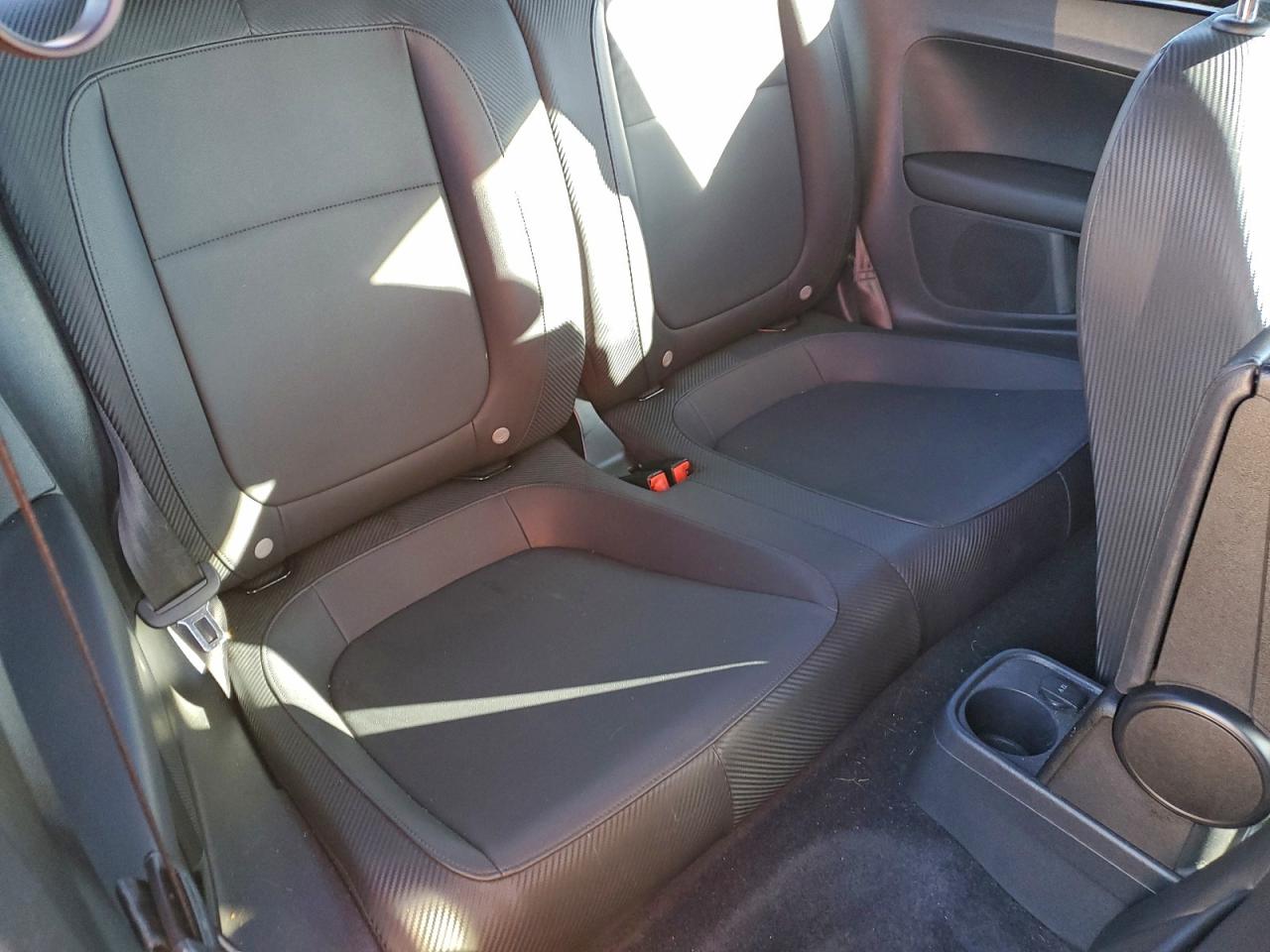 2016 VOLKSWAGEN BEETLE SE photo 10