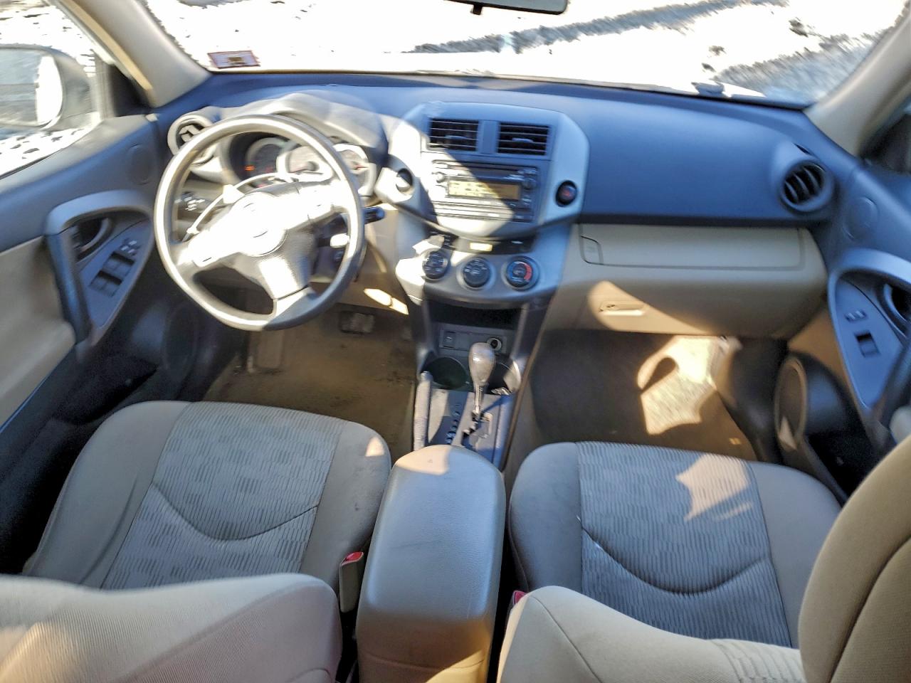 2012 TOYOTA RAV4 photo 8