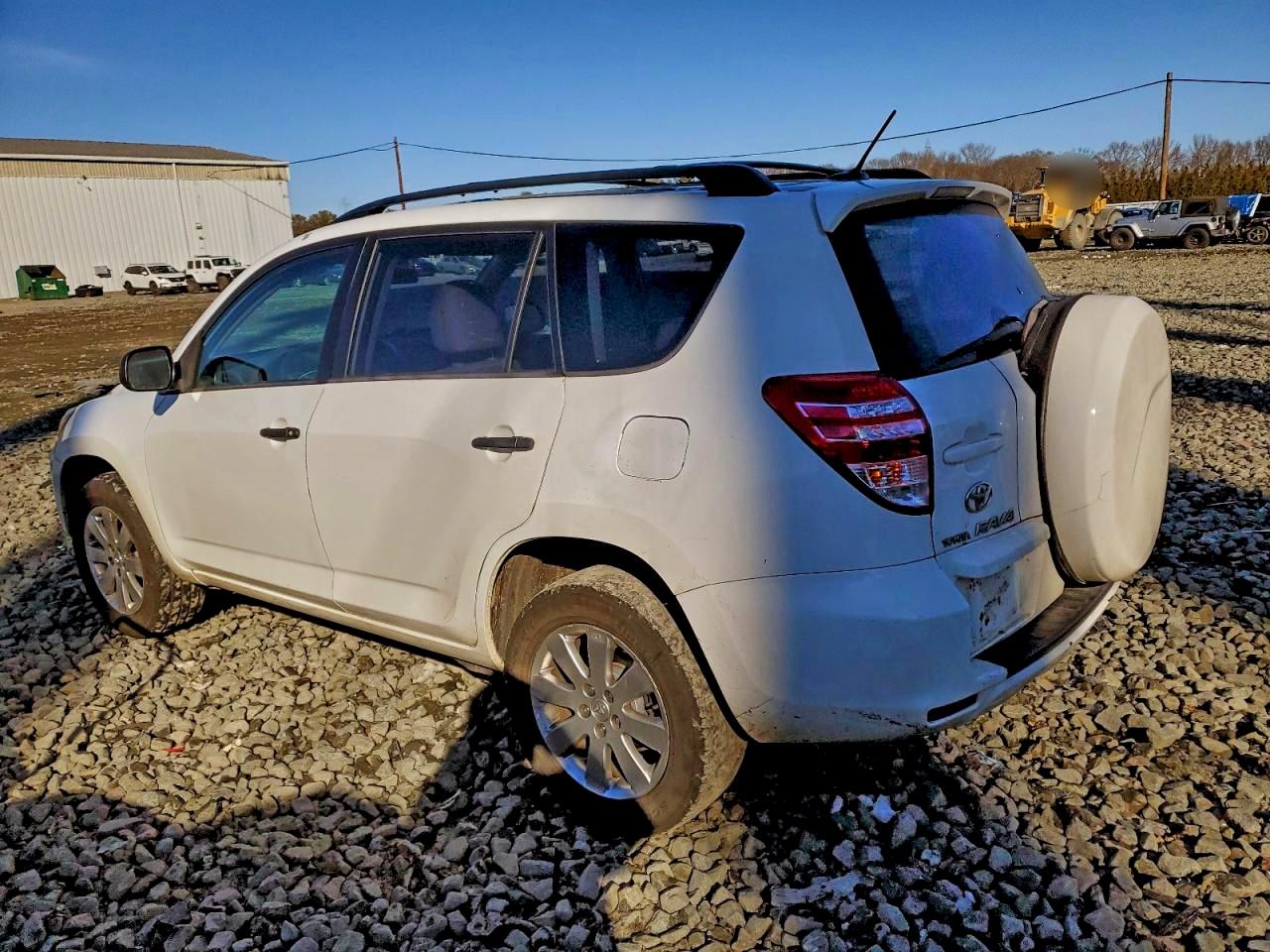 2012 TOYOTA RAV4 photo 2