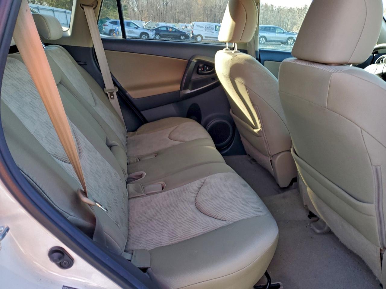 2012 TOYOTA RAV4 photo 11