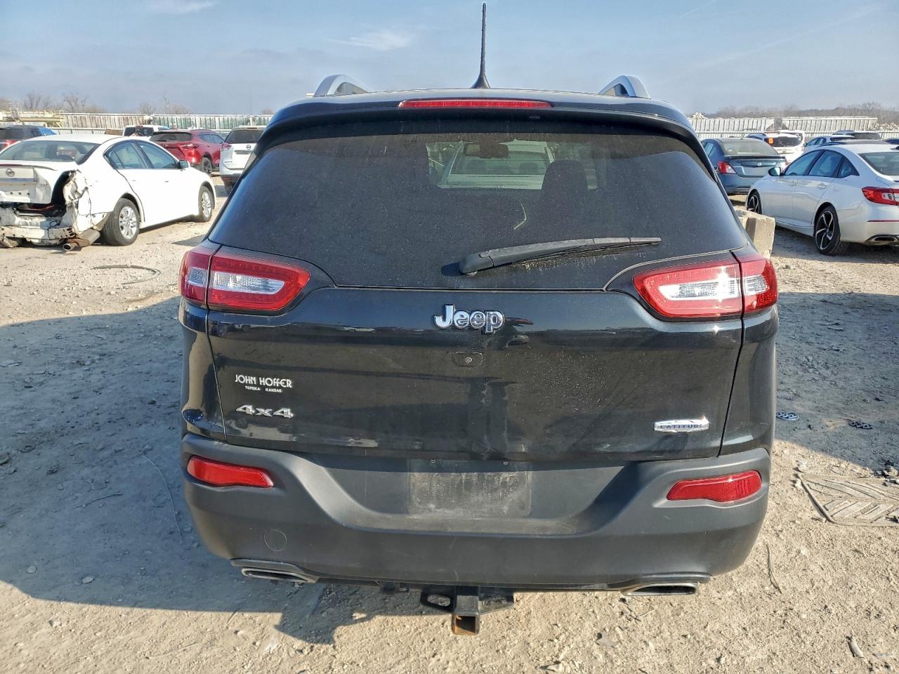 2016 JEEP CHEROKEE LATITUDE photo 6