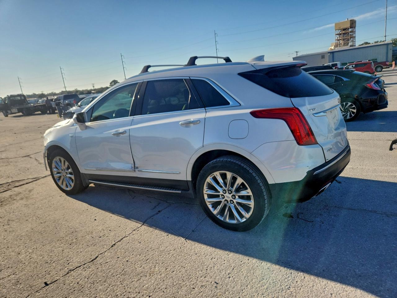 2018 CADILLAC XT5 PLATINUM photo 2