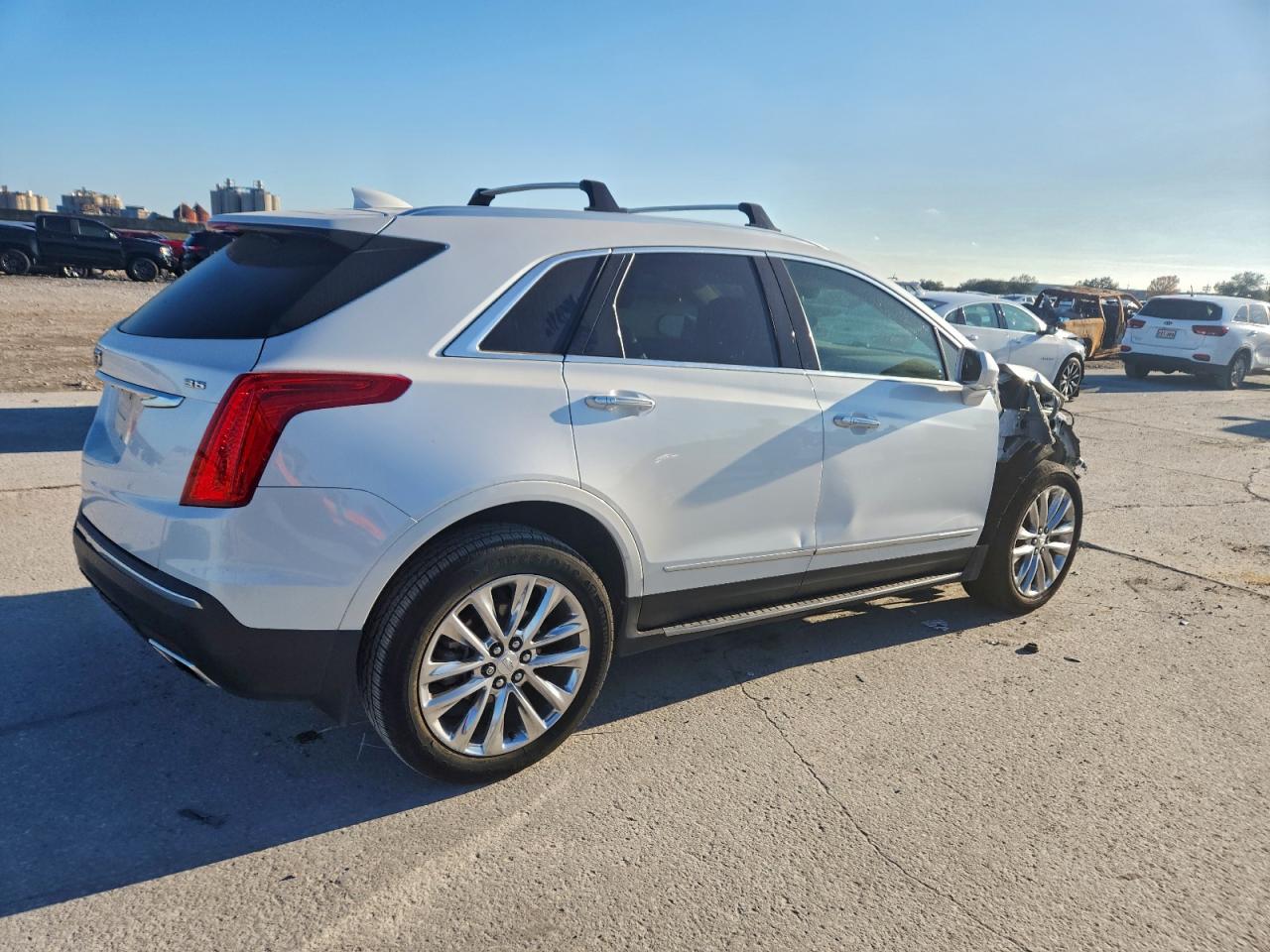 2018 CADILLAC XT5 PLATINUM photo 3