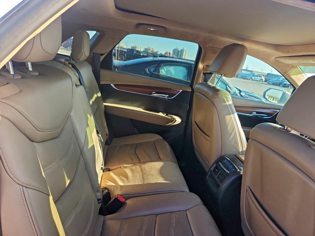 2018 CADILLAC XT5 PLATINUM photo 11