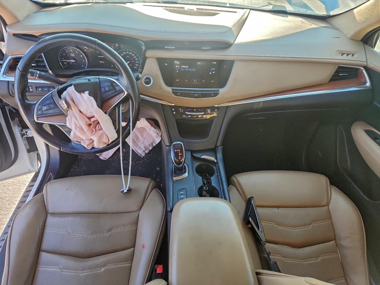 2018 CADILLAC XT5 PLATINUM photo 8