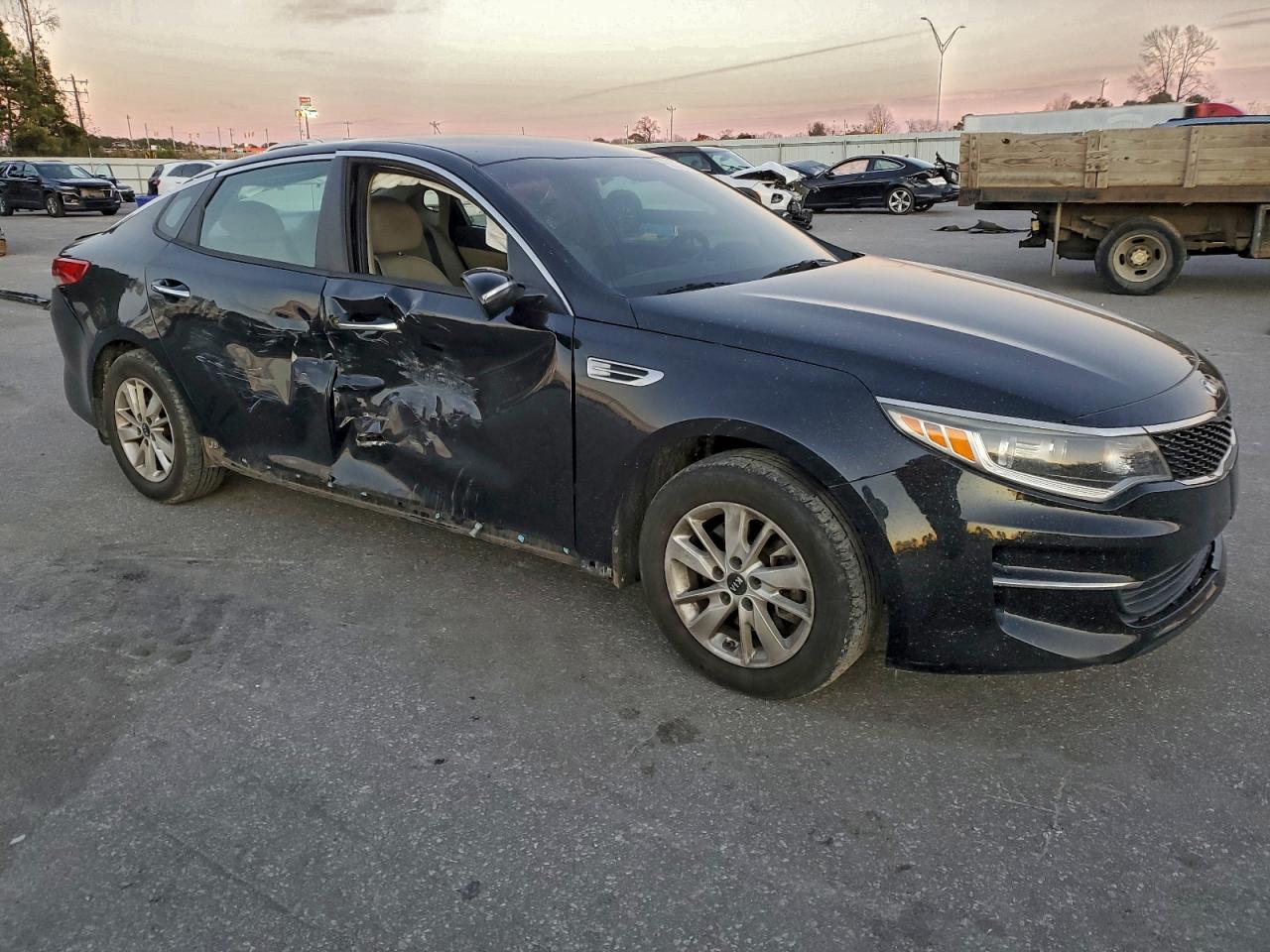 2016 KIA OPTIMA LX photo 4