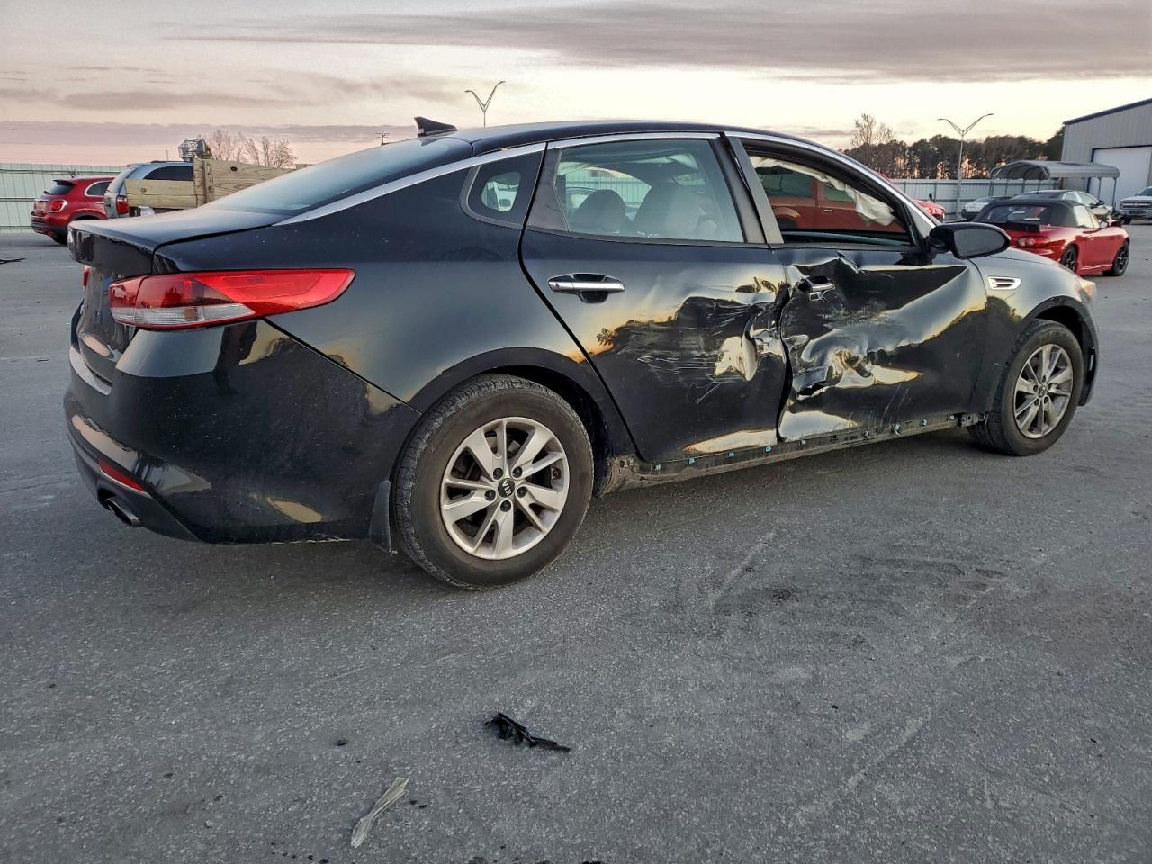2016 KIA OPTIMA LX photo 3