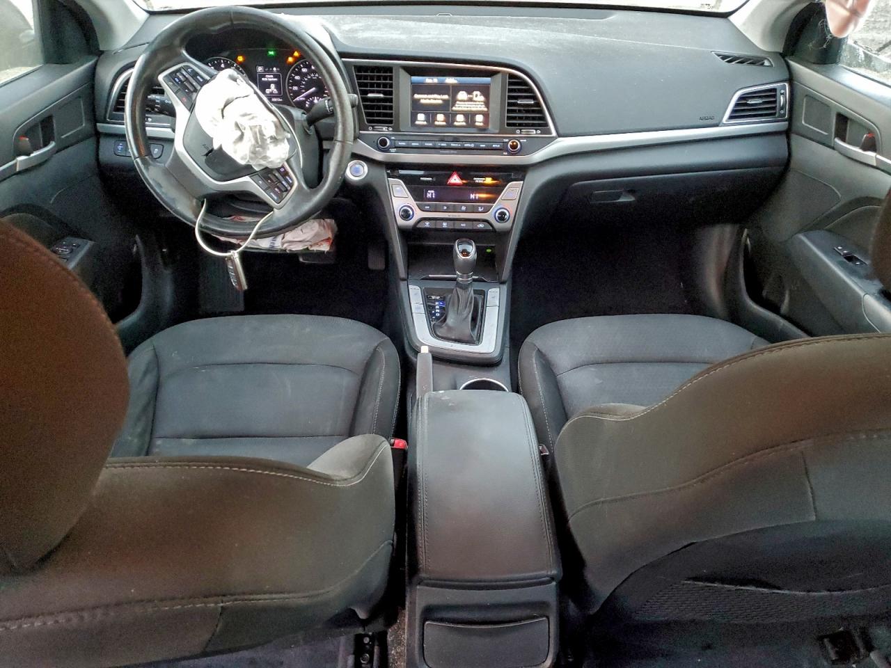 2017 HYUNDAI ELANTRA SE photo 8