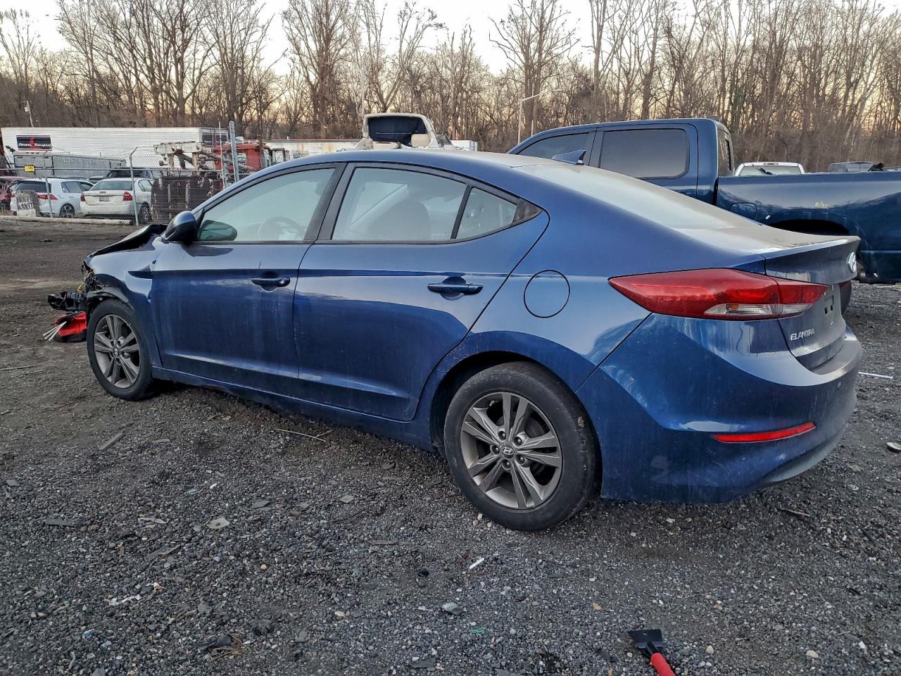 2017 HYUNDAI ELANTRA SE photo 2
