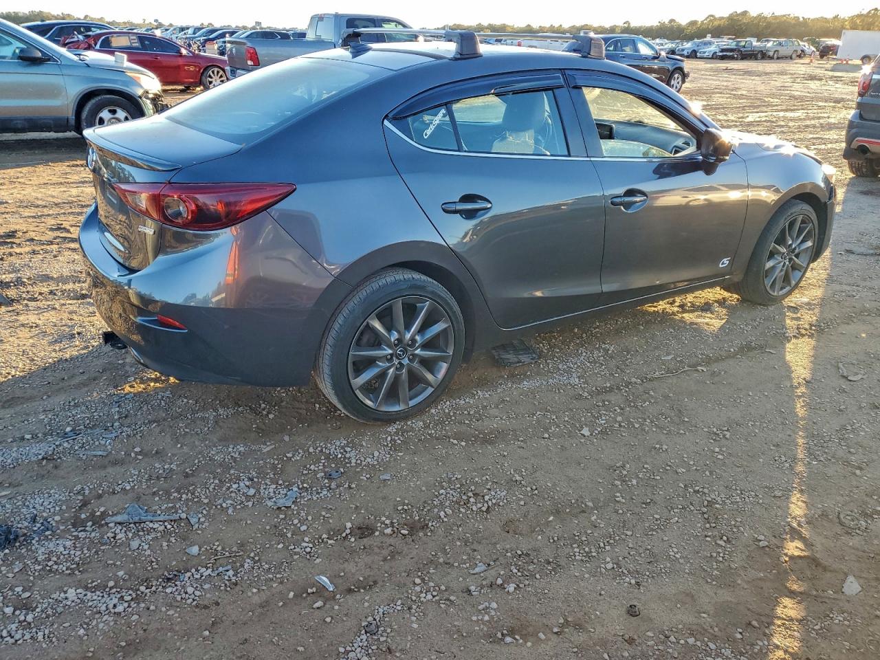 2018 MAZDA 3 GRAND TOURING photo 3