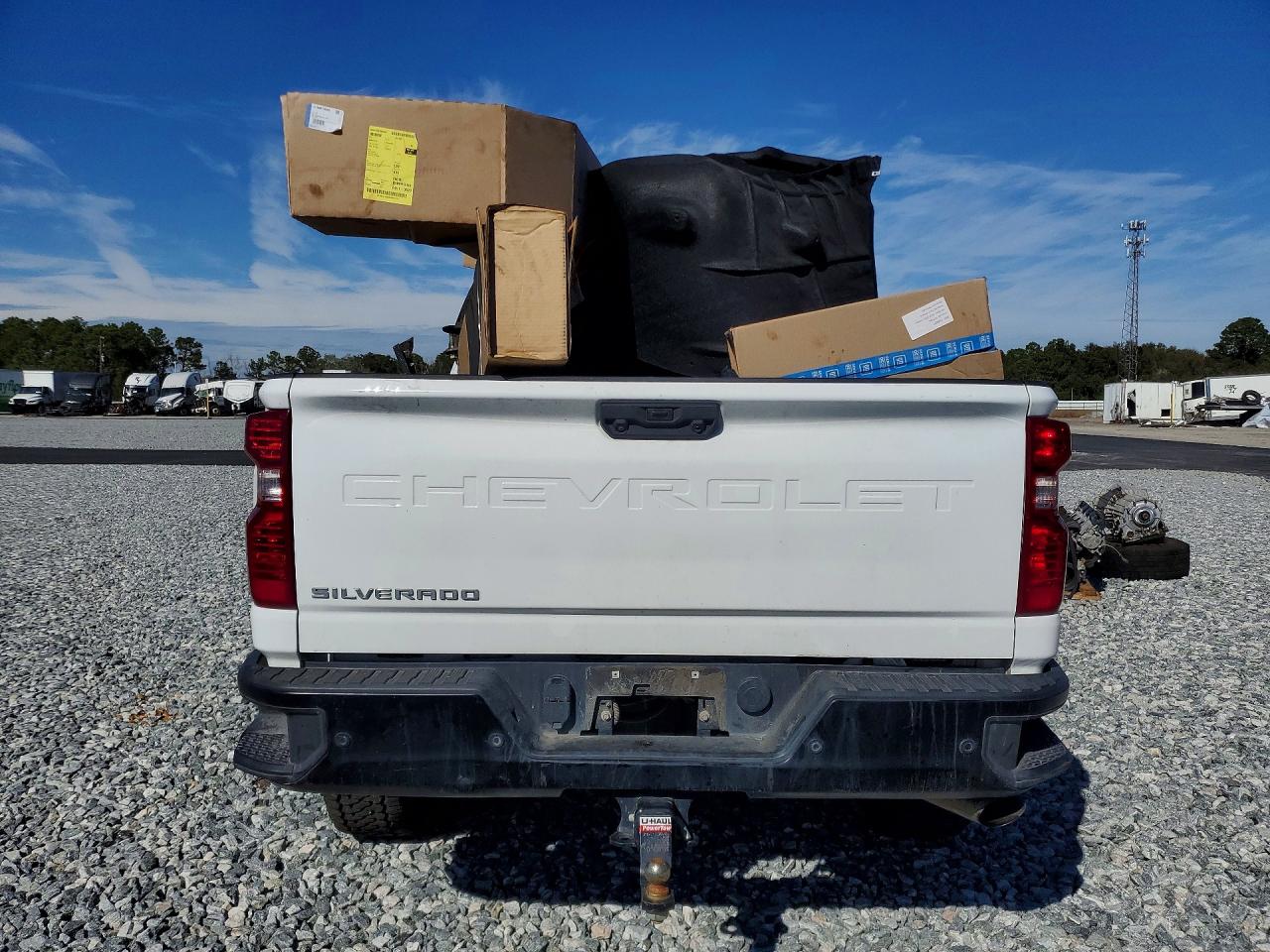 2024 CHEVROLET SILVERADO K2500 HEAVY DUTY photo 6